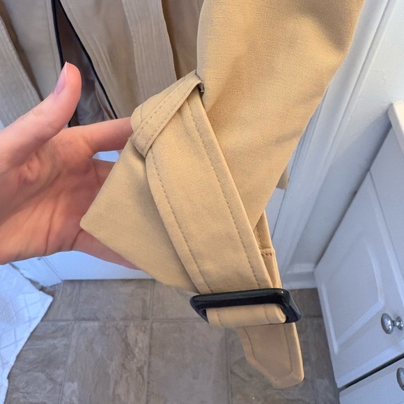 Guess Tan Trench Coat - Picture 5 of 7